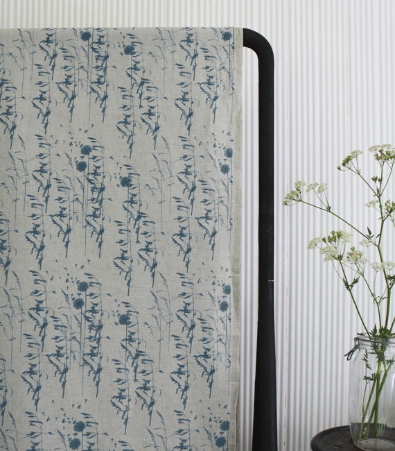 Breeze Blue Stone - Curtain fabric with Blue botanical pattern