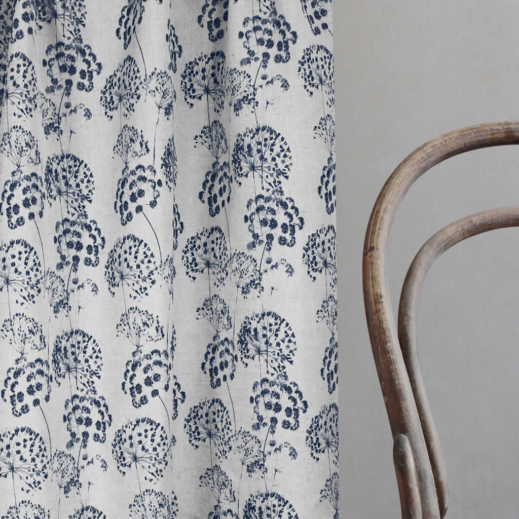 Erleen-Nat Deep Blue - Curtain fabric with Dark Blue botanical print