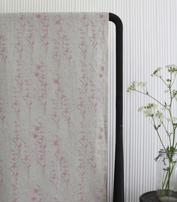 Breeze Dusty Pink - Curtain fabric with Pink botanical pattern
