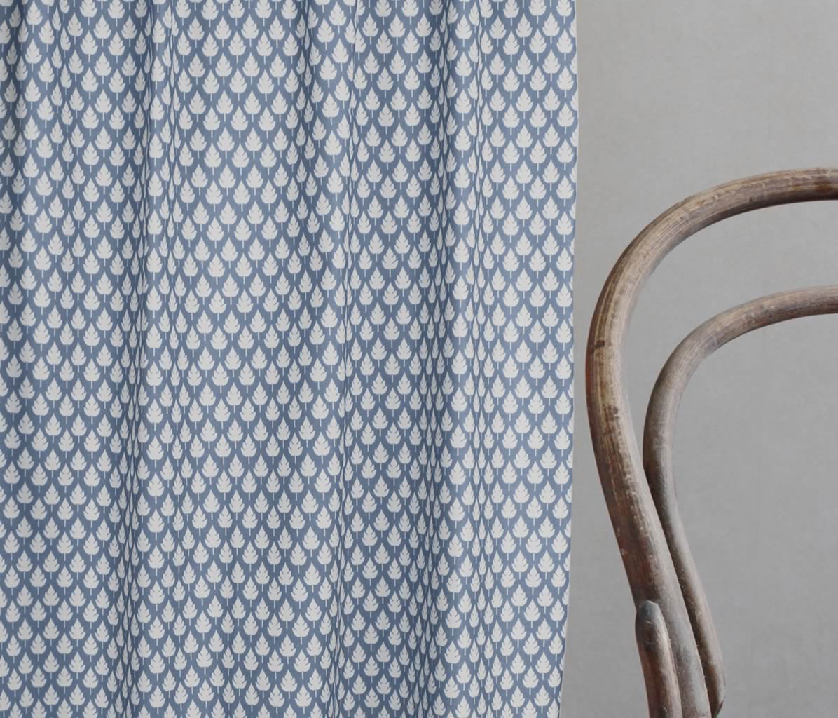 Kira Agate Blue- Curtain fabric with Blue botanical print