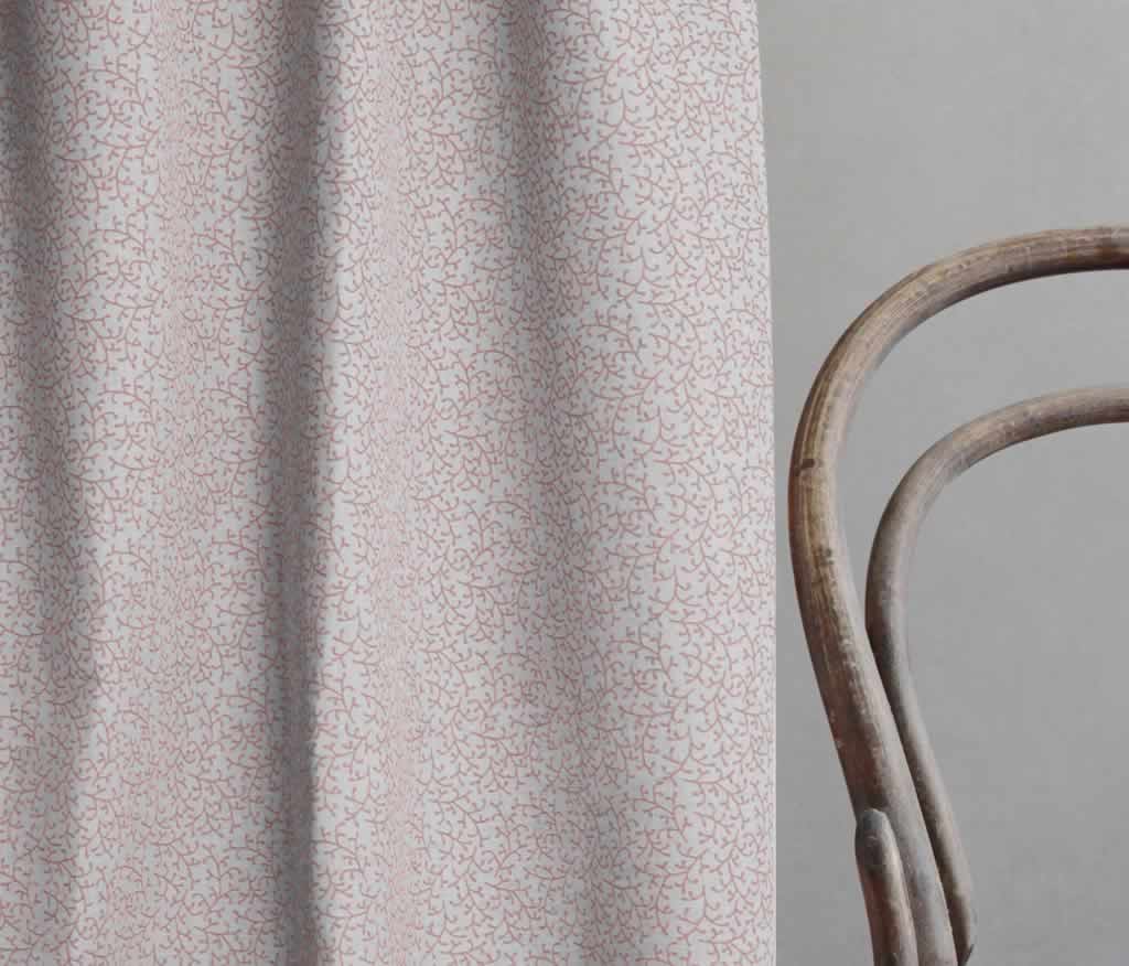 Phila Dusty Pink - Curtain fabric with Pink botanical print