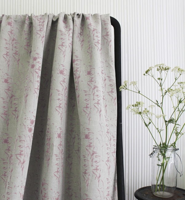 Breeze Dusty Pink - Curtain fabric with Pink botanical pattern