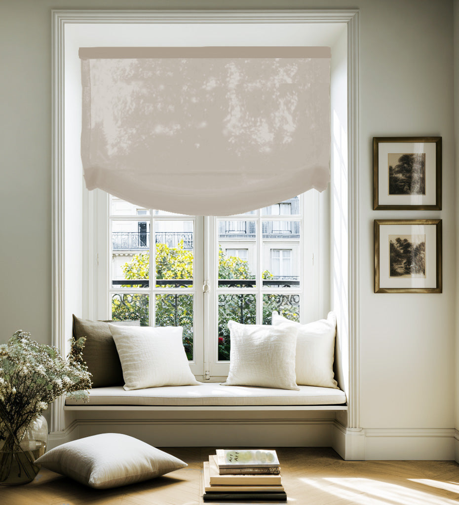 Relaxed Roman Blind
