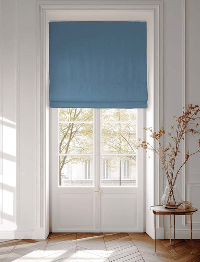 Blue roman blind made of Amara Ocean cotton fabric
