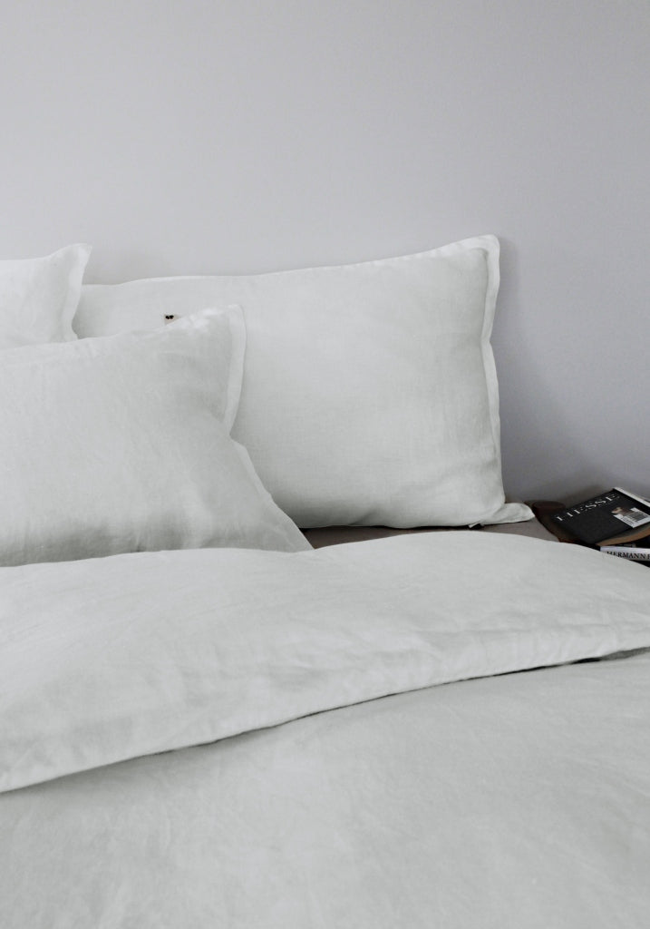 Off White Linen Bedding. Off White Linen Duvet Cover and Linen Sheets.