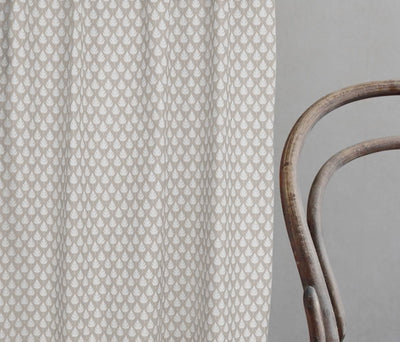 Kira SandWind - Curtain fabric with Dusty Cream botanical print