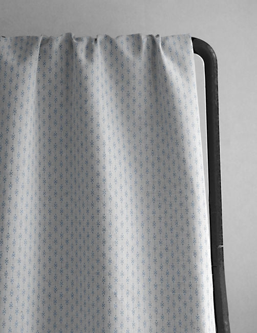 Nikolet True Blue - Curtain fabric, classic Blue pattern