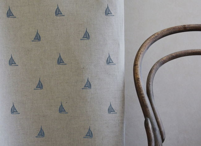 Sail True Blue - Curtain fabric with blue pattern of sailboats