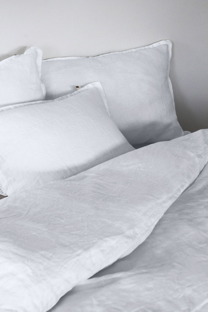 Pure White Linen Duvet Cover Set. 100% Pure White Linen Bedding and linen sheets.