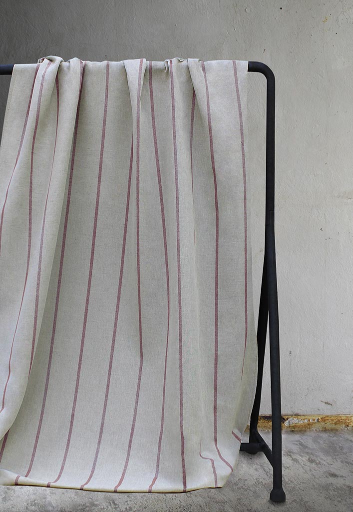 Ronja Wine Roman Blind